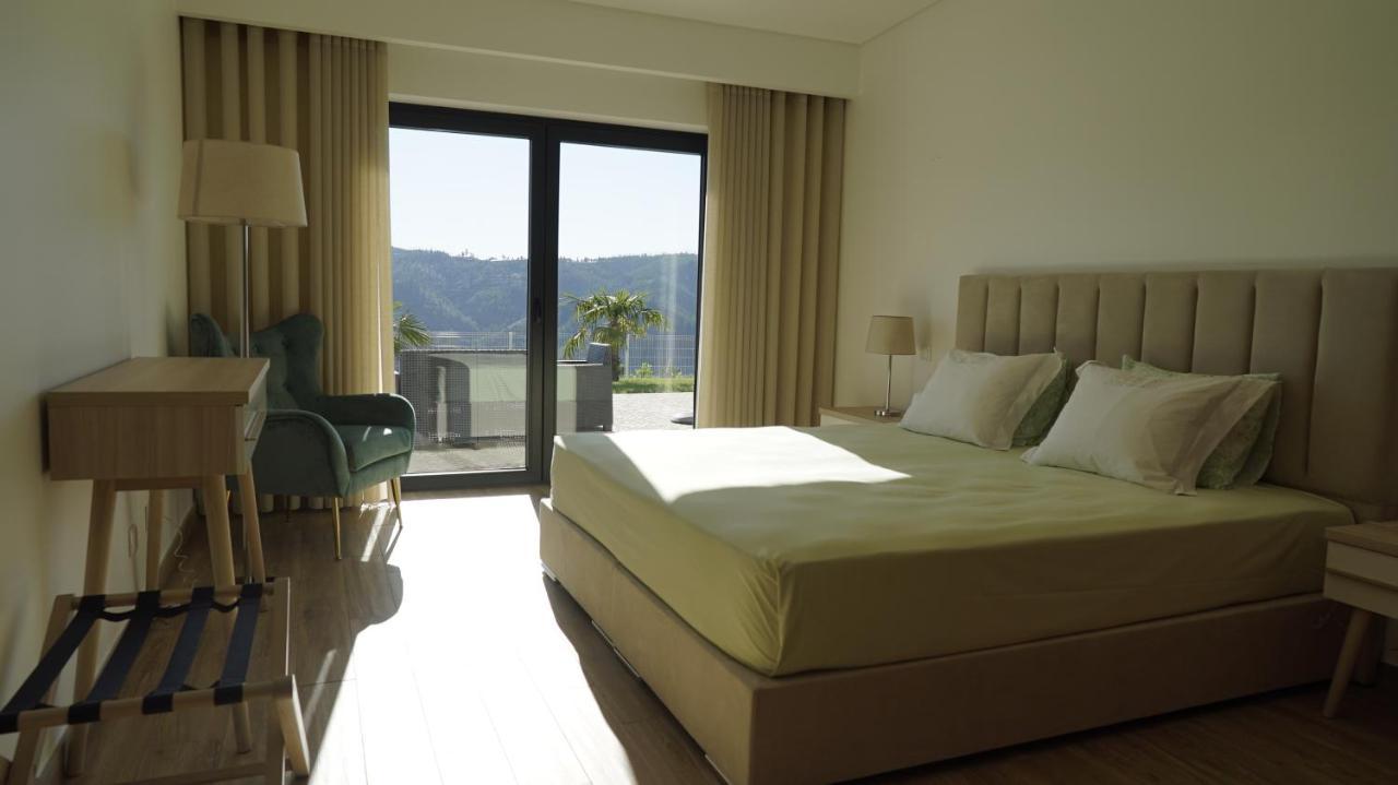 Lago Azul Villas Ferreira do Zezere Ngoại thất bức ảnh