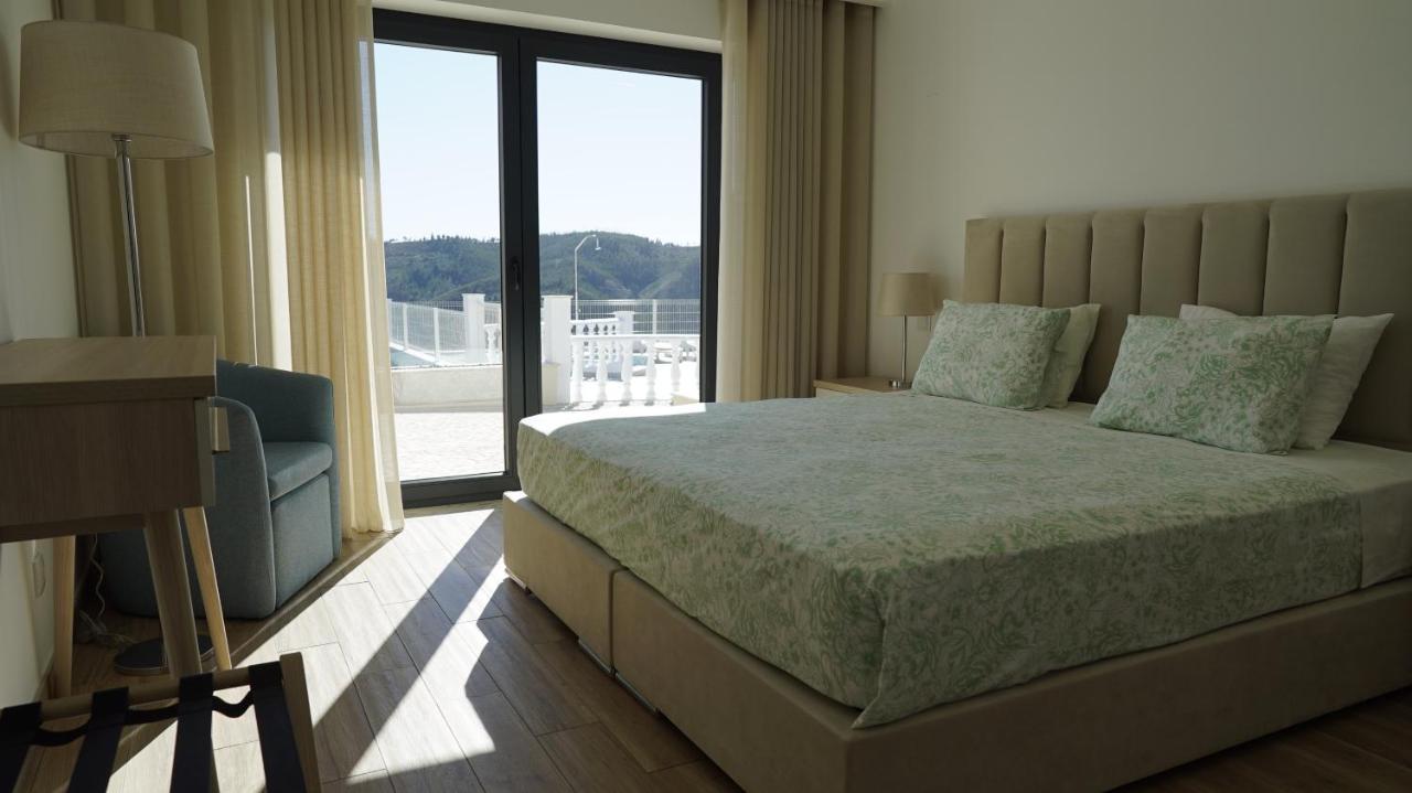 Lago Azul Villas Ferreira do Zezere Ngoại thất bức ảnh