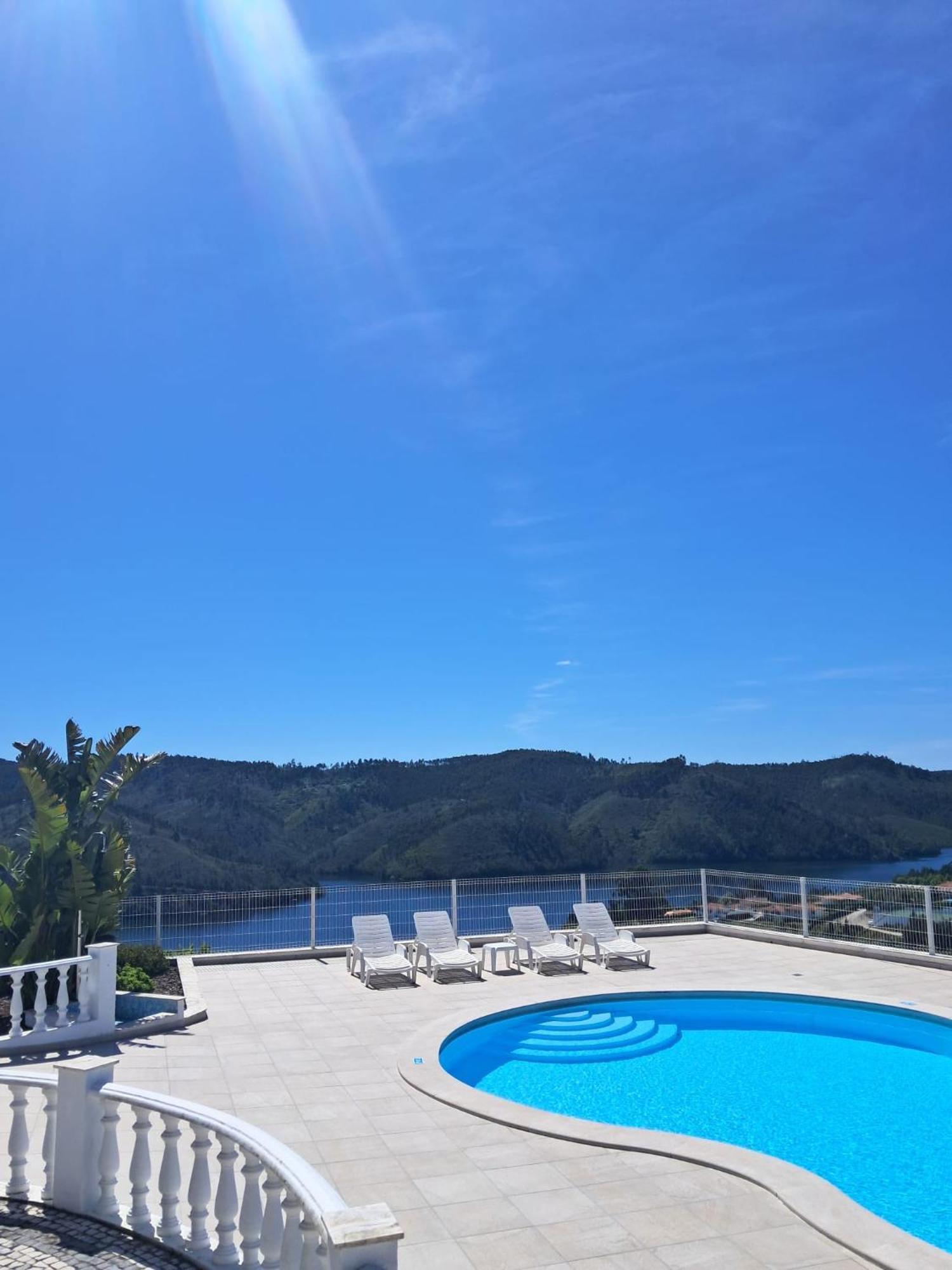 Lago Azul Villas Ferreira do Zezere Ngoại thất bức ảnh
