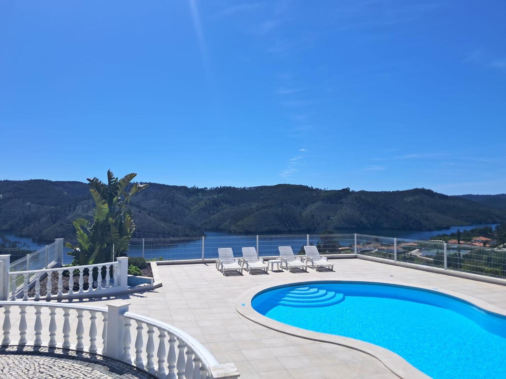 Lago Azul Villas Ferreira do Zezere Ngoại thất bức ảnh
